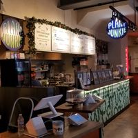 Pretty & professional "store front" with no line at 4pm at Plant Junkie W52 in New York City