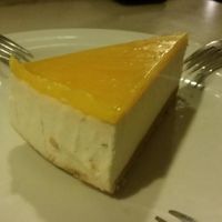 vegan cheesecake at Govindas - Odenplan in Stockholm