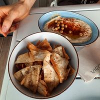 hummus & arabian bread spiced with za'atar at Vierzehn in Loerrach