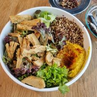 Bowl with vegan chicken, mango hummus, and quinoa - 17.50€ at Vierzehn in Loerrach