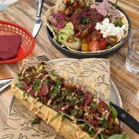 Bahn mie babe en buddah bowl  at Het Paradijs in Enschede