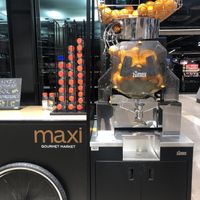 juice maker at Maximarket Mercator in Ljubljana