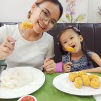 Sarap na sarap ang daughter ko hindi niya alam na lahat ng yan ay 100% plant based or veggies kaya naman highly recommended talaga ang foods nila for kids na medyo picky eater 🥰 at The Plant-based Project in Quezon City