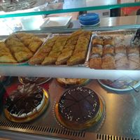 vegan sweets and vegetarian cakes at La Tetería del Bañuelo in Granada