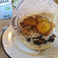 Vegan arepa with plantain, beans and seitán at Tumatey in Barcelona