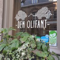 Vegan friendly and Happy cow stickers at Den Olifant in Ypres