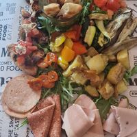 Sharing starter at Trevi's in Amsterdam