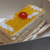 Coconut passion fruit cake at VG Délices in Baie-mahault