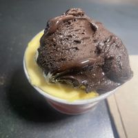 Helado de Maracuyá y kiwi  y chocolate vegano  at Rapanui in Buenos Aires