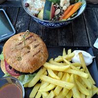 Burger, frites and a noodle bowl at Bistorant Uppu in Winterberg