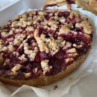 Tarte crumble framboises   at L'Insouciance in Wavre