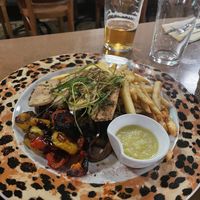 Tofu, vegetables and chips   at Cisco's in Andorra La Vella