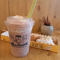 Red bean tea and bubble waffle at NUTTEA - Soho in London