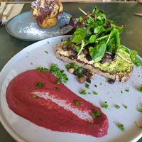 Cinnamonbun and vegan in der mitte at FACTORY GIRL Restaurant in Berlin