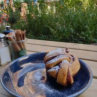 Cinnamon Bun at FACTORY GIRL Restaurant in Berlin