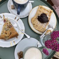 Veganer Kuchen, Chai, Waffel mit Eis  at Isa Café und Eis in Flensburg