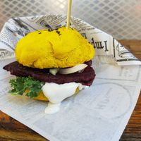 Pflanzlicher Burger at Veganoteca in La Palma