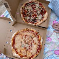 Margarita + Veg Pizza with Vegan Cheese #Veganuary at Il Forno Pizzeria in Palm Cove