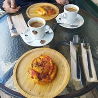 Pizza rolls at O Jardim da Jujé in Lisbon