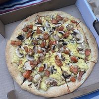 10” Kansas vegan Pizza   at Atlas Pizza in Montreal