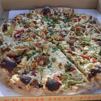 Jamaican pizza at Cruzer Pizza in Los Angeles