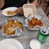 Potato Wedges & Drumsticks at Cruzer Pizza in Los Angeles