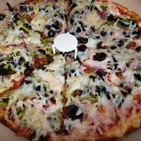 GF veggie pizza with extra cheese at Cruzer Pizza in Los Angeles