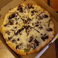 Philly cheese steak pizza at Cruzer Pizza in Los Angeles