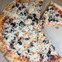 Size Medium- regular crust:  black olives   at Cruzer Pizza in Los Angeles