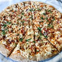 BBQ Chicken at Cruzer Pizza in Los Angeles