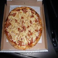  at Cruzer Pizza in Los Angeles