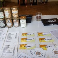 Counter with a few (vegan) toppings at Tatas in Berlin