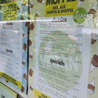 Waffle menues, the vegan menu is green at Tatas in Berlin