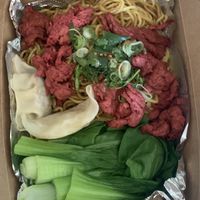 Bah Meh w/ Wontons at Vegan Studio in Studio City