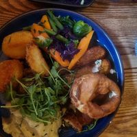 Sunday roast with vegan sausages! Insane Yorkshire pudding at Dog & Gun in Thirsk