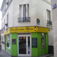 Façade at La Bonne Heure in Paris