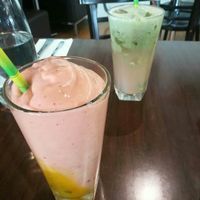Fruitydelicious smoothie and juice at The Green Edge Cafe and Store in Windsor