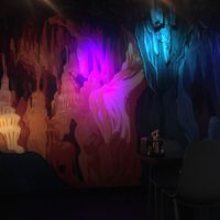 Beautiful walls at Pizza Cave in Jacksonville