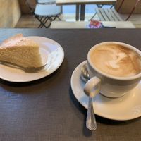 Oranges and vanilla cake and a soy cappuccino  at Mugs & Co in Milan