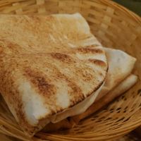 Fresh pita bread at Vegano Flavors in Berlin