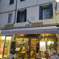  at Al Corner in Venice
