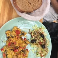 Kichererbsenrührei mit Pilzen und Paprika at Café Rebel Milo in Leipzig