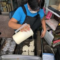   at Èrjiě Jīdàngāo 二姊雞蛋糕 in Tainan