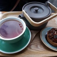 Pecan pie & tea at Land & Monkeys - Beaumarchais in Paris
