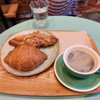 Very friendly staff. Food is delicious and they have fresh water dispenser for this really hot day at Land & Monkeys - Beaumarchais in Paris