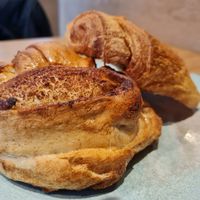 Cinnamon roll and pain au chocolat at Land & Monkeys - Beaumarchais in Paris