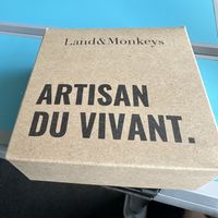 Takeaway box for cookie  at Land & Monkeys - Beaumarchais in Paris