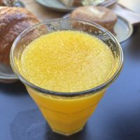 fresh and tasty orange juice at Land & Monkeys - Beaumarchais in Paris