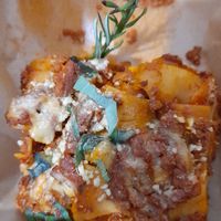 Take away, da metade da lasanha at Al Sanpietrino Trattoria in Lisbon