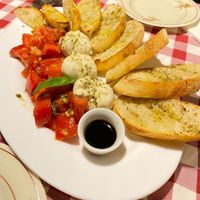 Bruschetta with homemade cashew cheeze at Al Sanpietrino Trattoria in Lisbon
